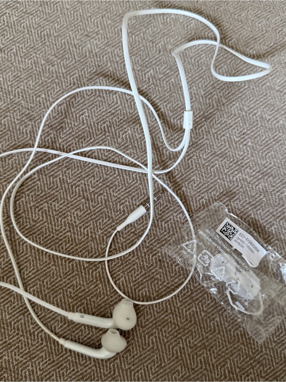 SAMSUNG EG920BW OEM Wired 3.5mm White Headset Earbuds Headphones